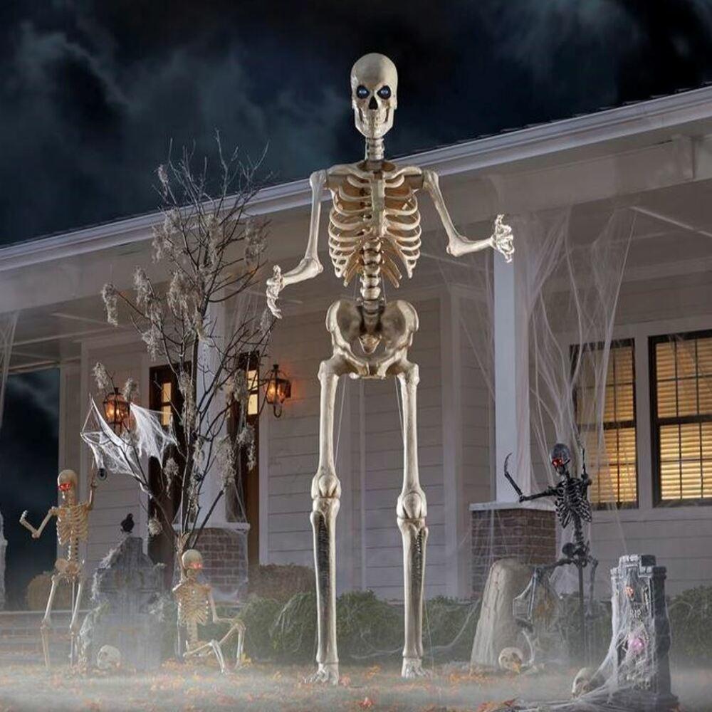 1005309103-12-ft-giant-sized-skeleton-2.jpg