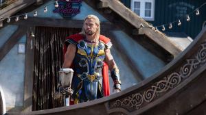 Chris Hemsworth Shares “Rare” Footage of Thor Transformation Workout