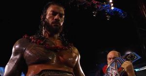 Roman Reigns Comments on His Viral Microphone Catch From WWE SummerSlam 2022