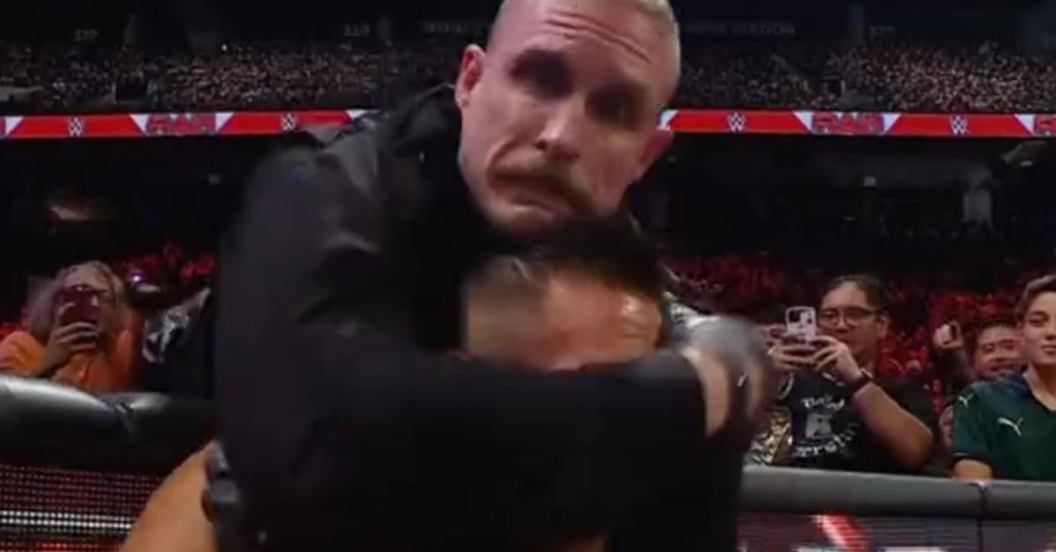 wwe-raw-dexter-lumis-kidnaps-the-miz.jpg