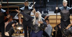 Emmys 2022 Opening Dance Number Leaves Viewers Baffled