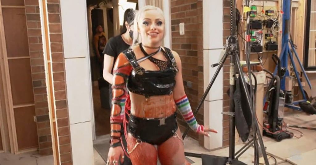 wwe-liv-morgan-behind-the-scenes-footage-chucky.jpg