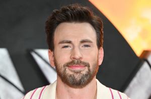 Chris Evans Named People’s Sexiest Man Alive