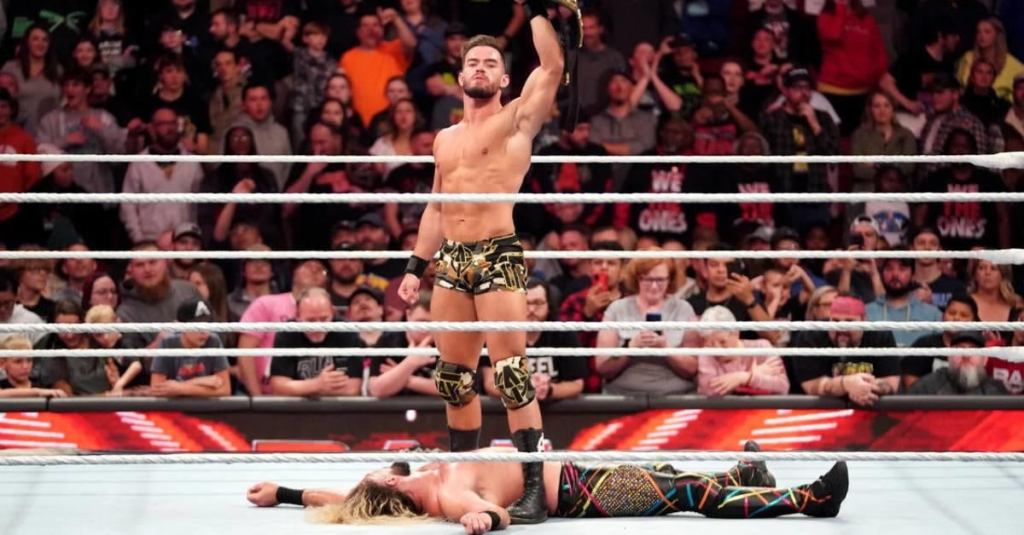 wwe-raw-austin-theory-seth-rollins.jpg