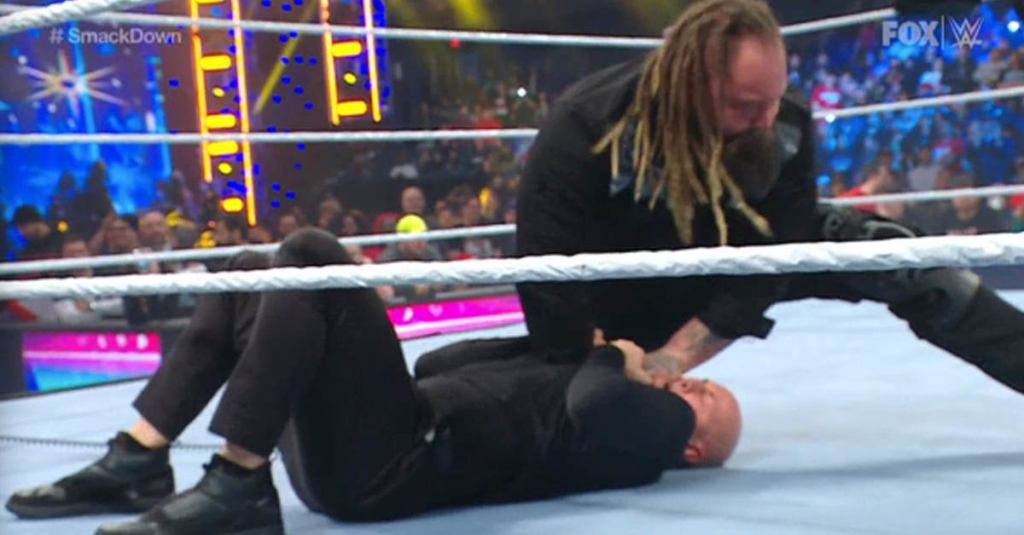 wwe-smackdown-bray-wyatt-attack-cameraman.jpg