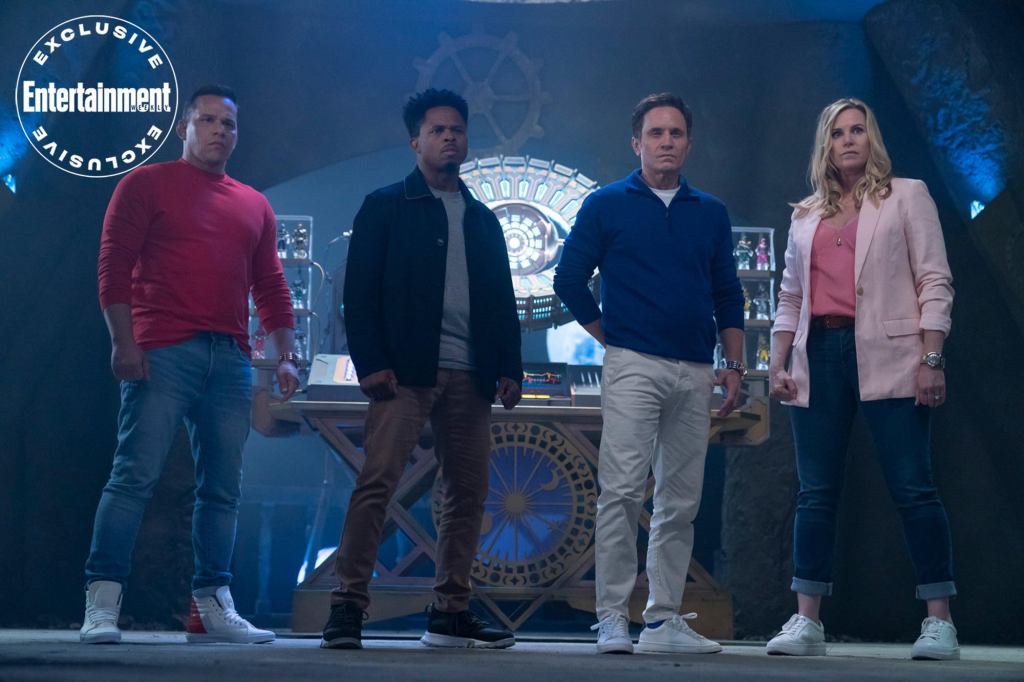 power-rangers-30th-anniversary-netflix-photo-2.jpg