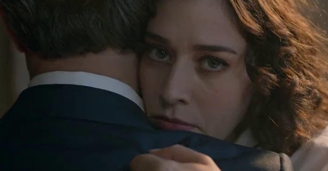 fatal-attraction-reboot-lizzy-caplan.jpg