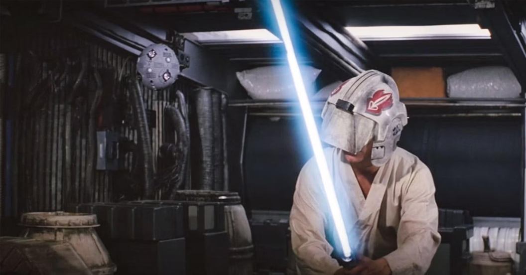 star-wars-luke-skywalker-lightsaber-training-remote.jpg