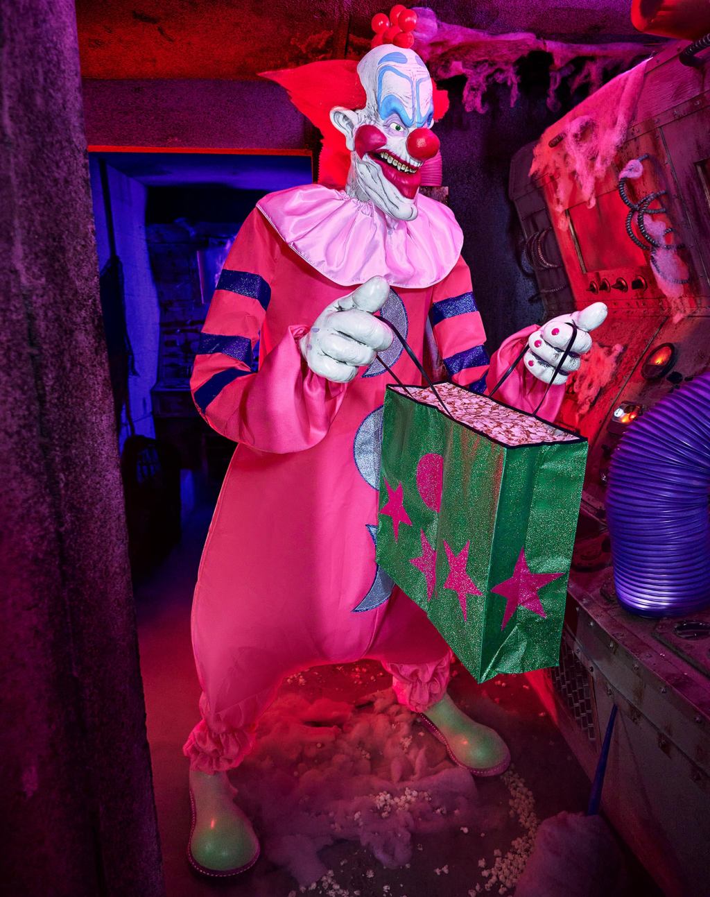 spirit-halloween-slim-killer-klowns-from-outer-space.jpg