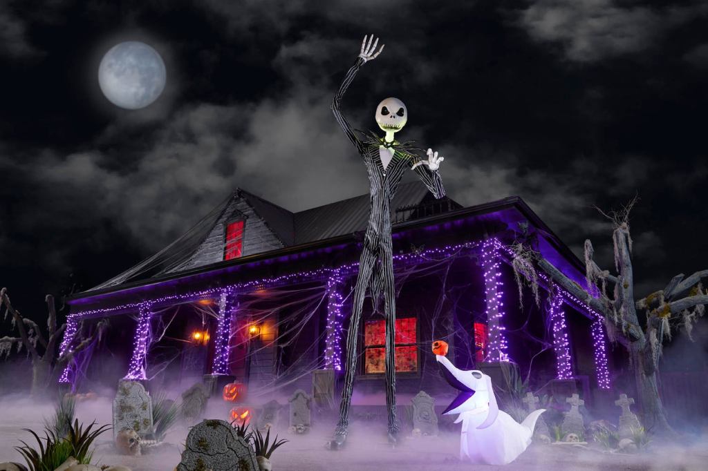 13-ft-animated-jack-skellington.jpg