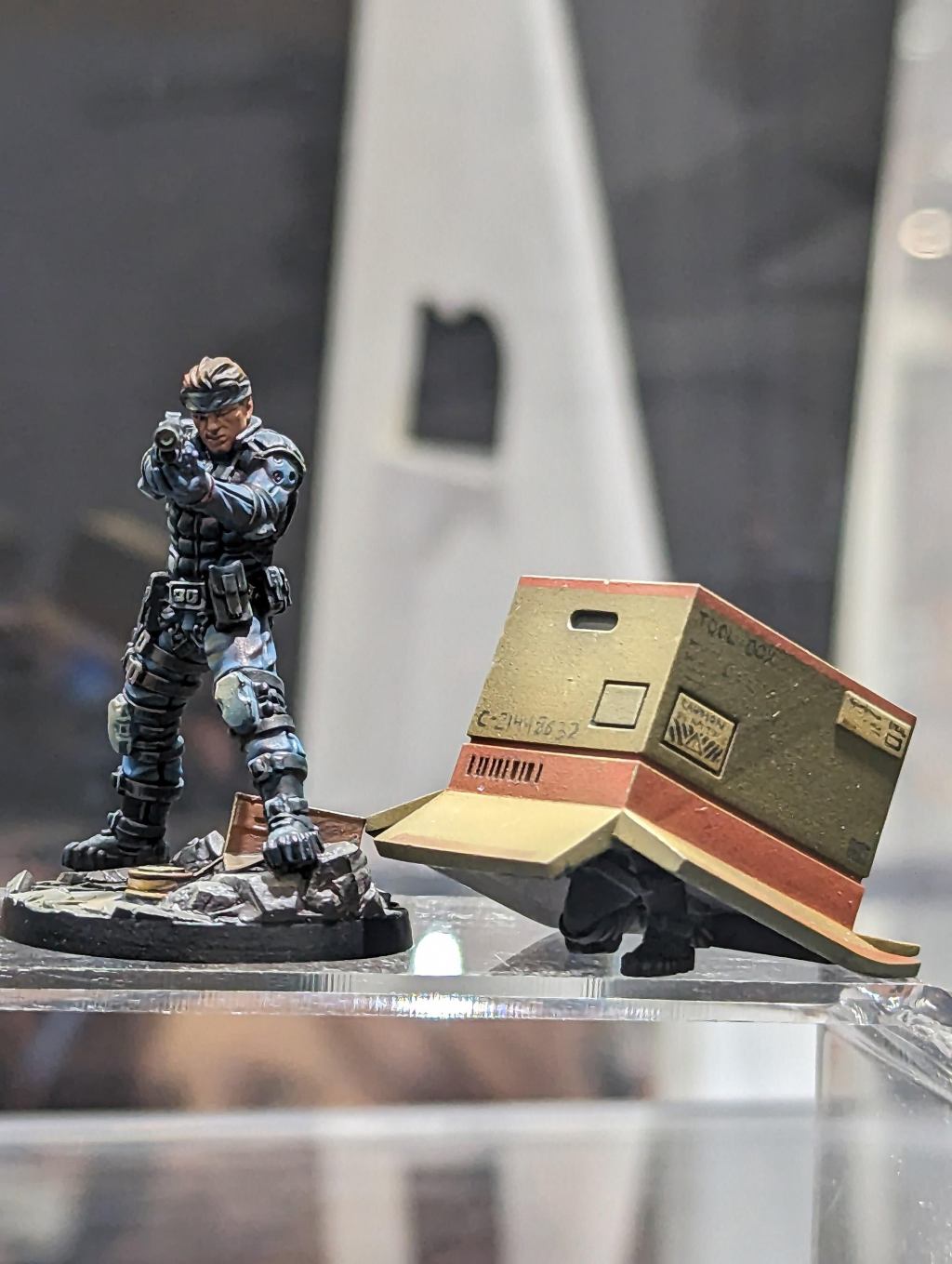 mgs-bg-snake-hidden-box-snake.jpg