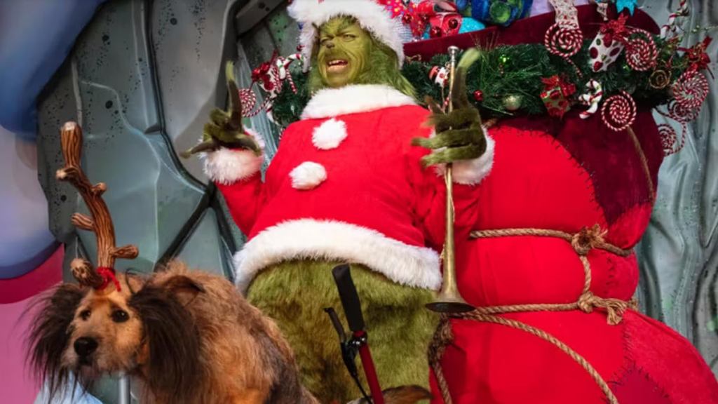 universal-studios-orlando-grinch-who-liday-spectacular.jpg