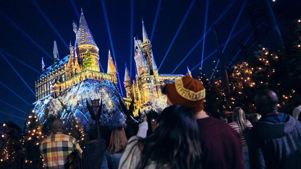 universal-studios-orlando-wizarding-world-harry-potter-holidays.jpg