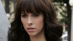 Jennifer Love Hewitt Is Ready to Revive Ghost Whisperer