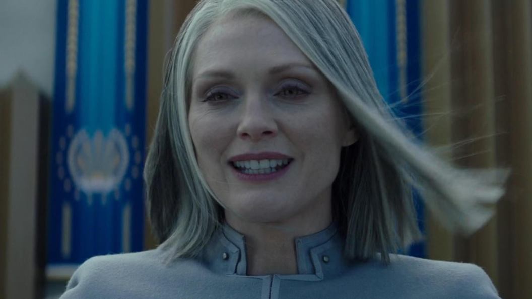 hunger-games-julianne-moore-president-coin.jpg