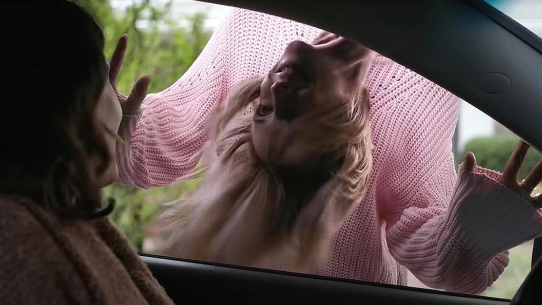 smile-movie-car-window-upside-down-head-scare.jpg