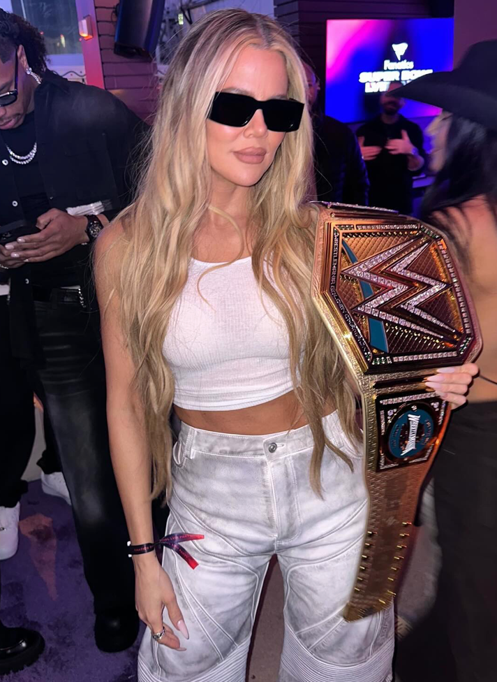 Khloe-kardashian-wwe-title