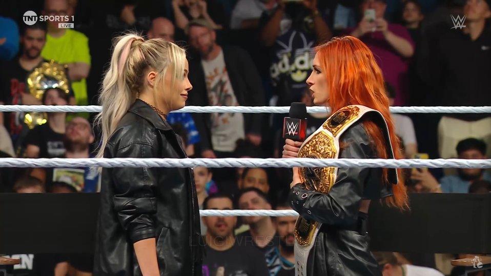 liv-morgan-becky-lynch.jpg