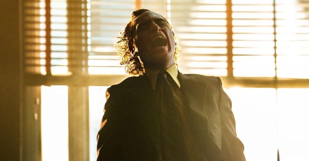 joker-2-joaquin-phoenix-singing-empire.jpg