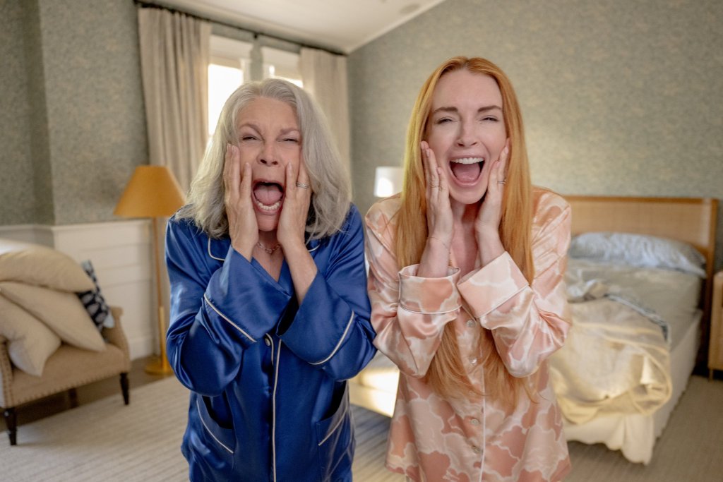 Jamie Lee Curtis and Lindsay Lohan in 'Freakier Friday'