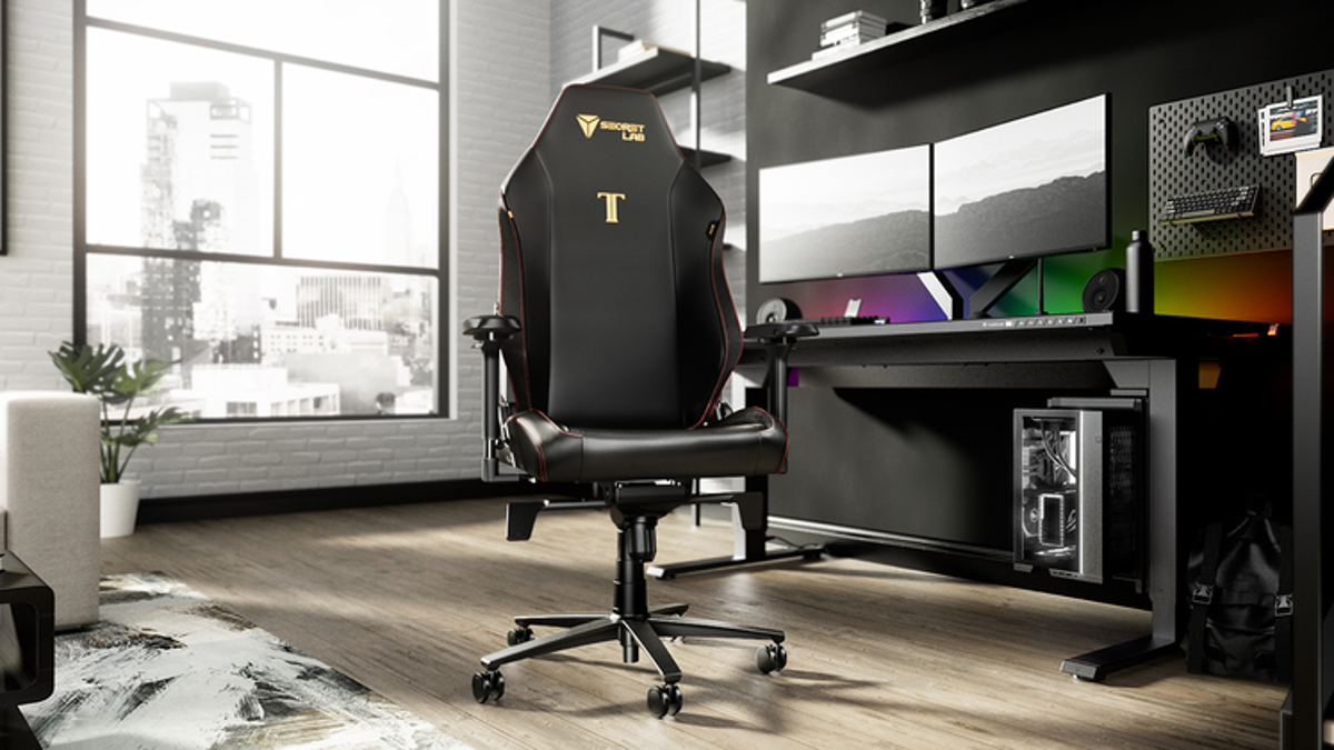 Secretlab Black Friday Deals Include 100 Off The Titan Evo