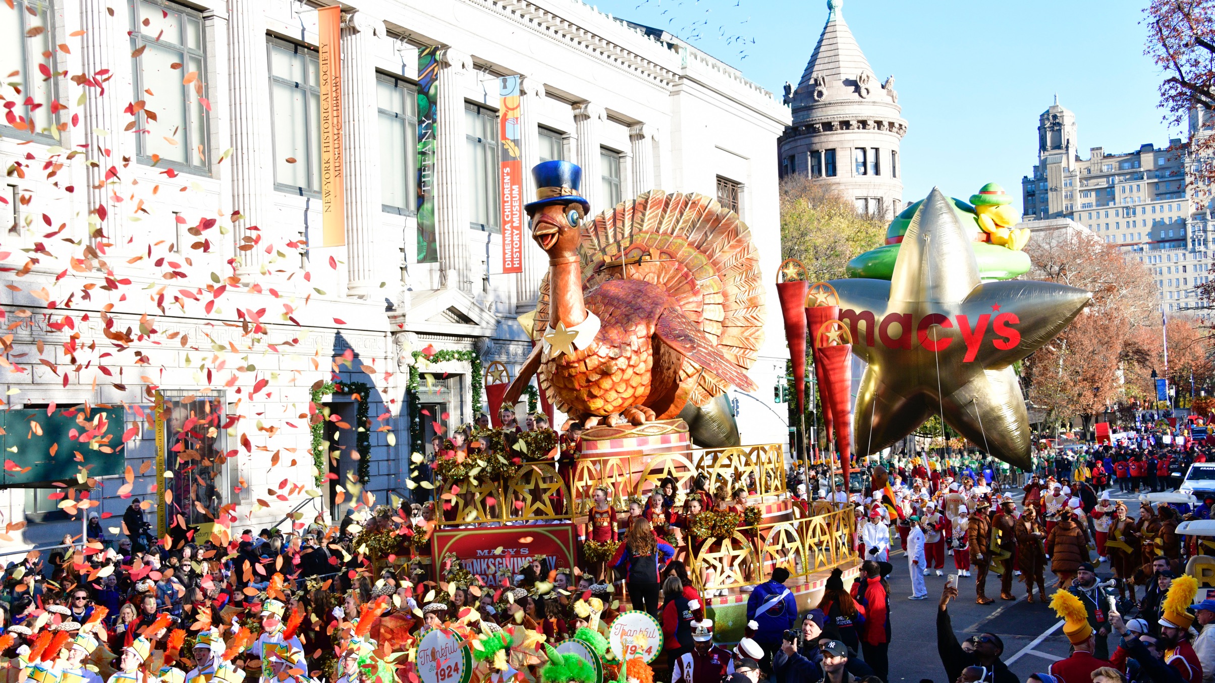 One Piece's Luffy Chases Disney Cruise Float at Macy's Thanksgiving Day ...