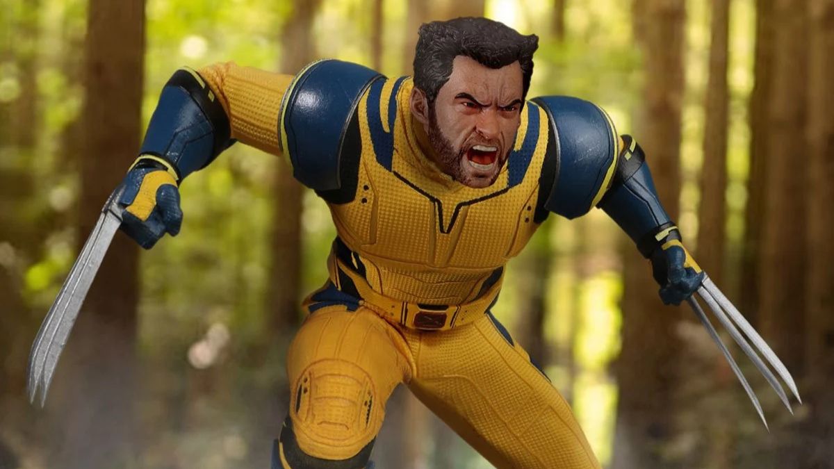 Mezco Deadpool & Wolverine One:12 Collective Wolverine Action Figure ...