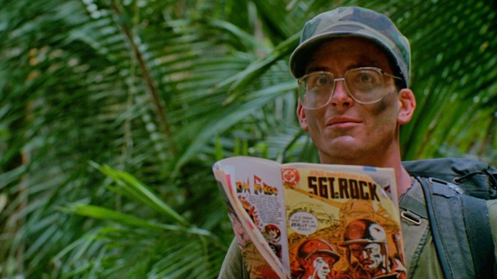 Shane Black leyendo los cómics de Sgt Rock en Predator