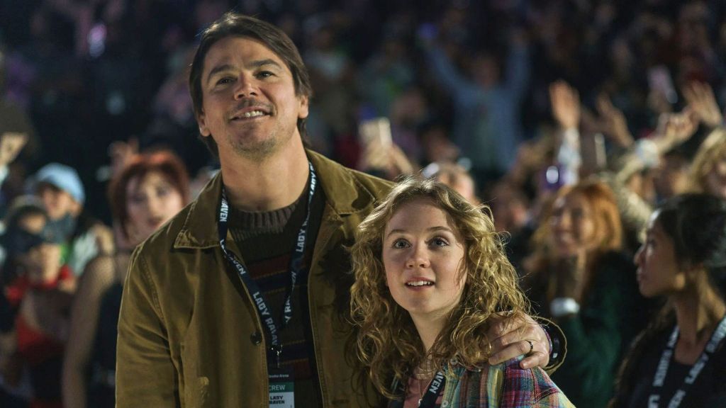 Josh Hartnett and Ariel Donoghue in Trap