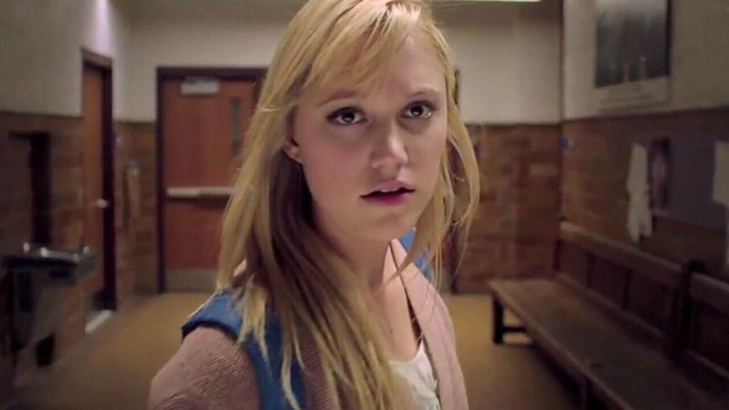 Maika Monroe in David Robert Mitchell's It Follows