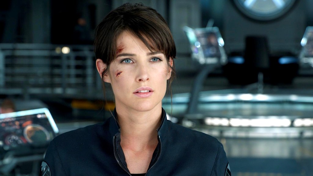 Cobie Smulders as Maria Hill with blood on her face in The Avengers