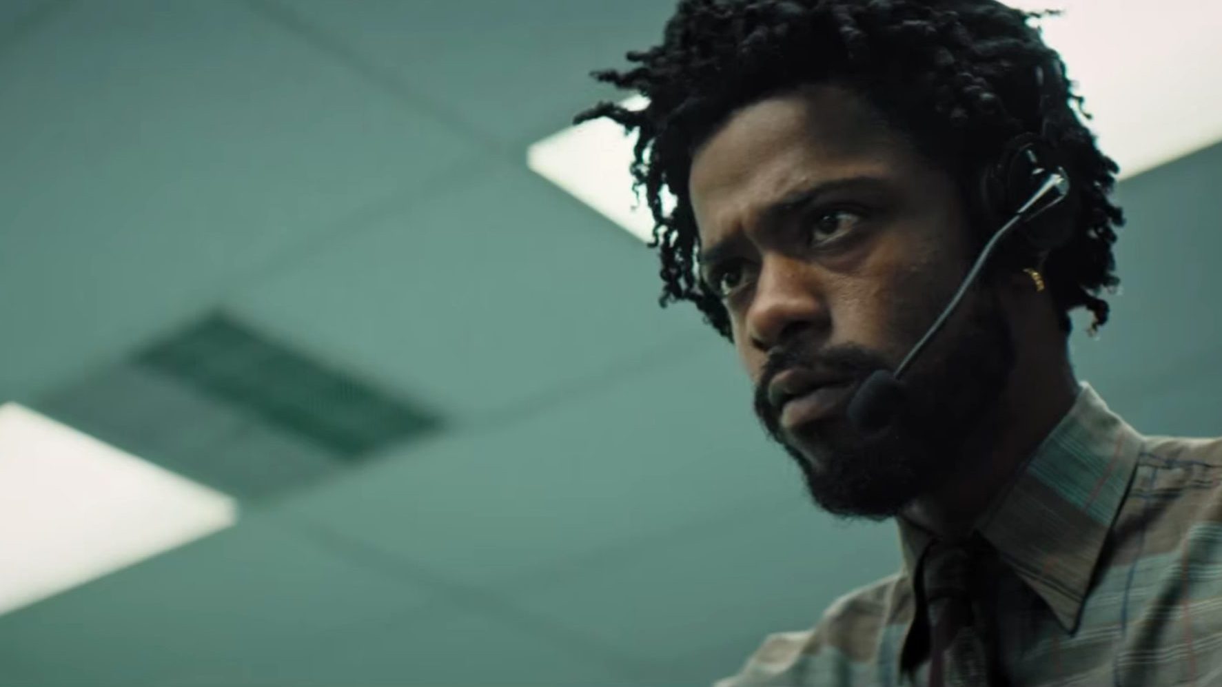 LaKeith Stanfield en Lamento molestarte por teléfono