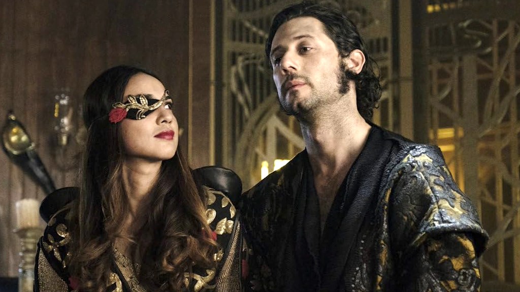 Hale Appleman and Summer Bishil in The Magicians