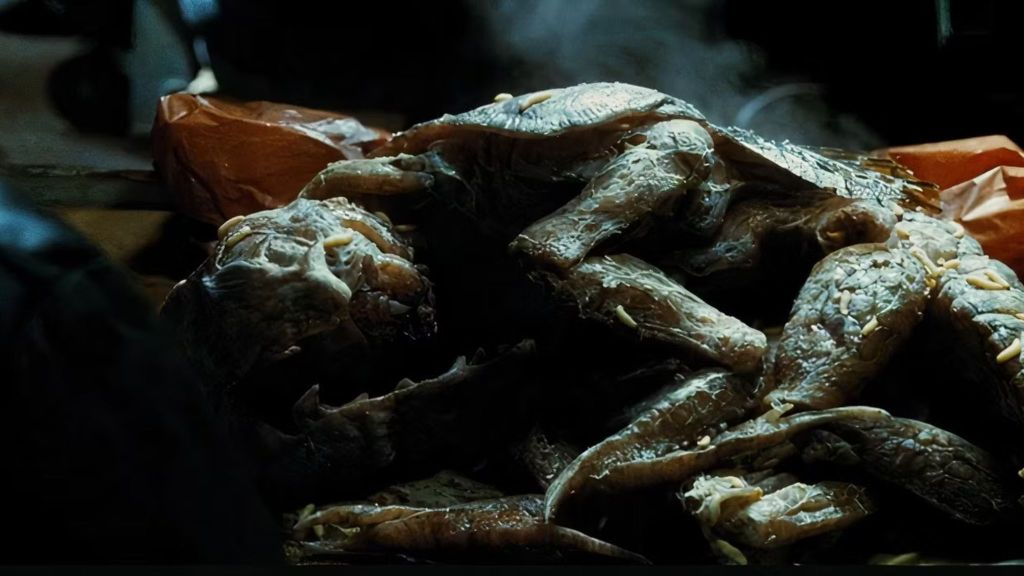 Una criatura de insectos en Mimic de Guillermo del Toro