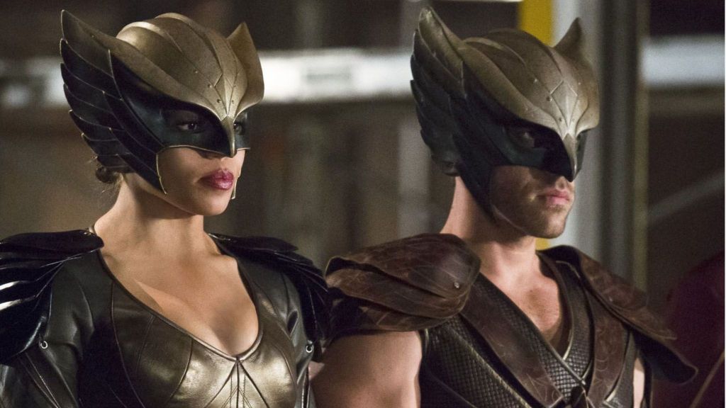 Ciara Renée como Hawkgirl y Falk Hentschel como Hawkman en CW Arrowverse