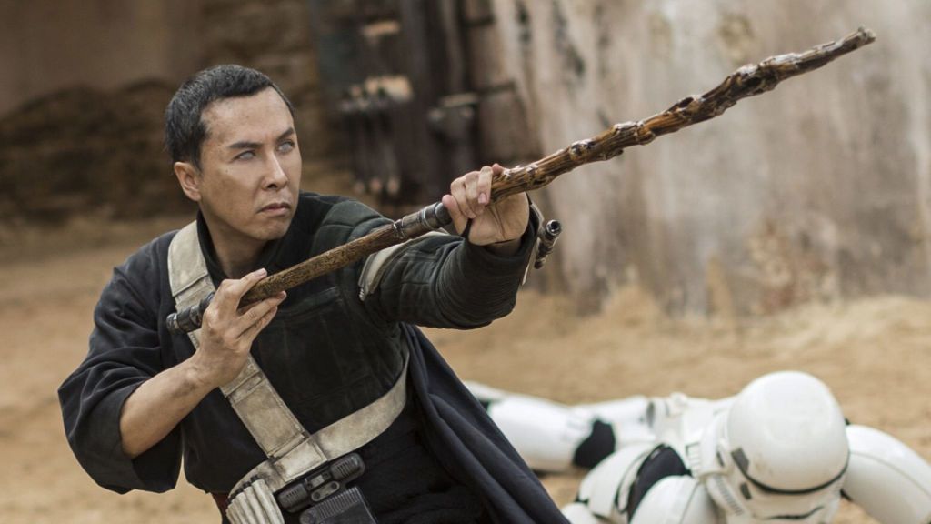 Donnie Yen como Chirrut îmwe en Rogue One A Star Wars Story