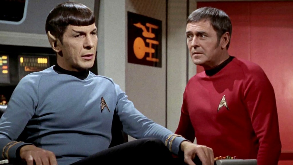 Leonard Nimoy et James Doohan dans Star Trek