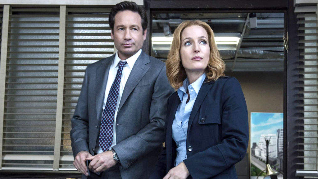 David Duchovny and Gillian Anderson in The X-Files