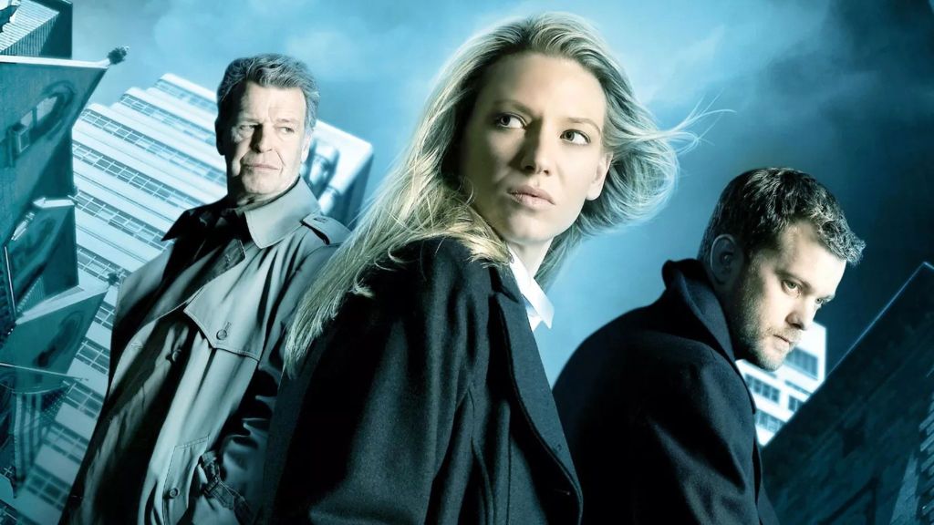 FBI agent Olivia Dunham (Anna Torv), eccentric scientist Walter Bishop (John Noble), and his son Peter (Joshua Jackson) in Fringe