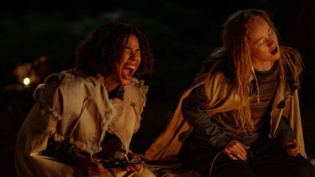 Jasmin Savoy Brown as Taissa and Liv Hewson as Van in Yellowjackets Season 3 Episode 6