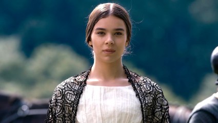 Hailee Steinfeld in Dickinson