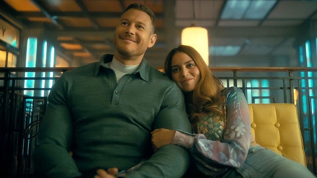 Sloane Hargreeves (Genesis Rodriguez) and Luther Hargreeves (Tom Hopper) in The Umbrella Academy