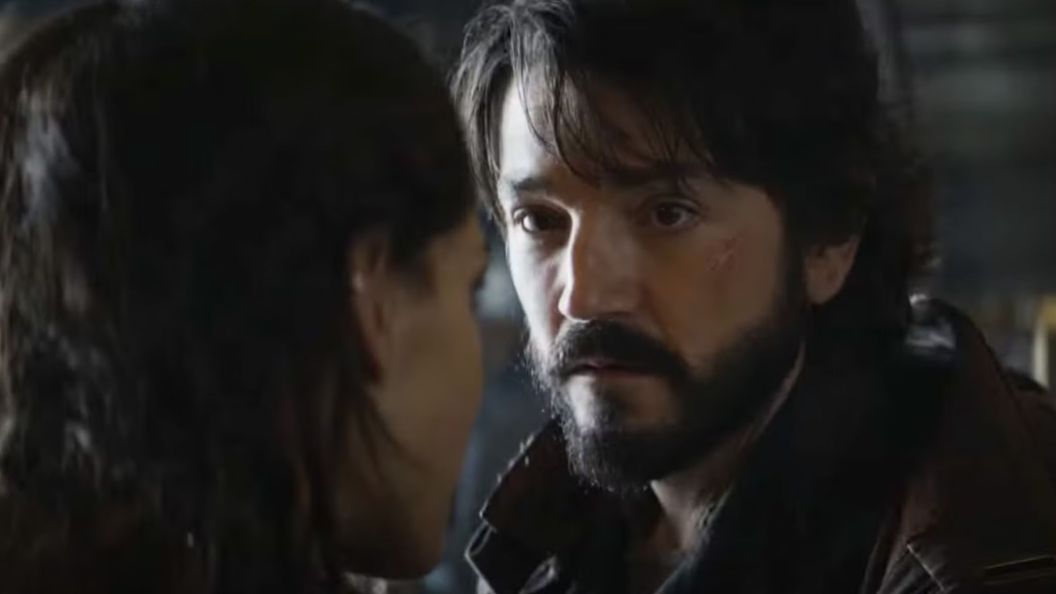 Cassian and Bix looking at each other in Andor.