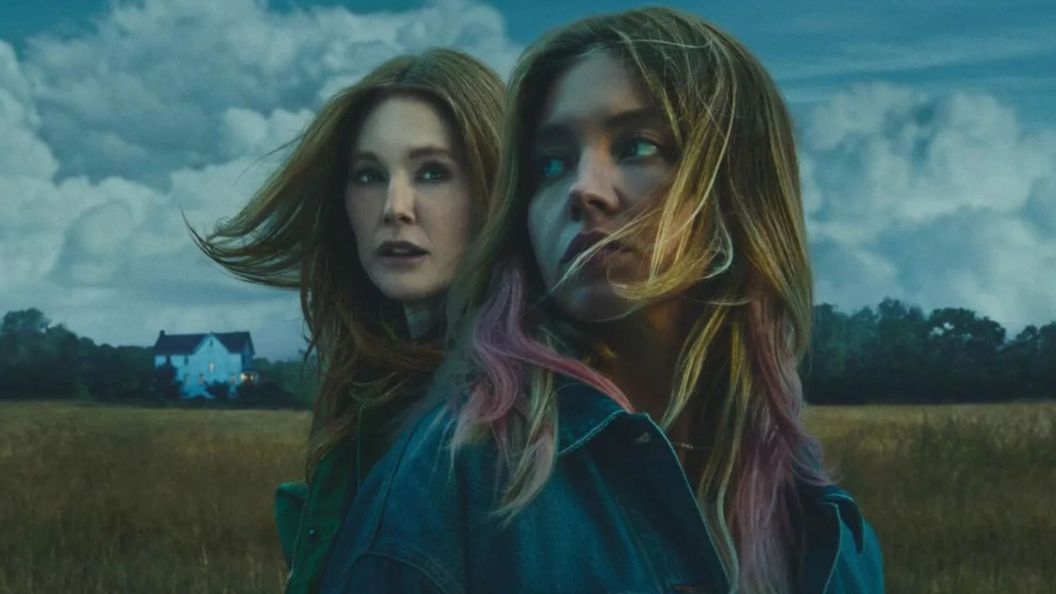 Julianne Moore and Sydney Sweeney in Echo Valley