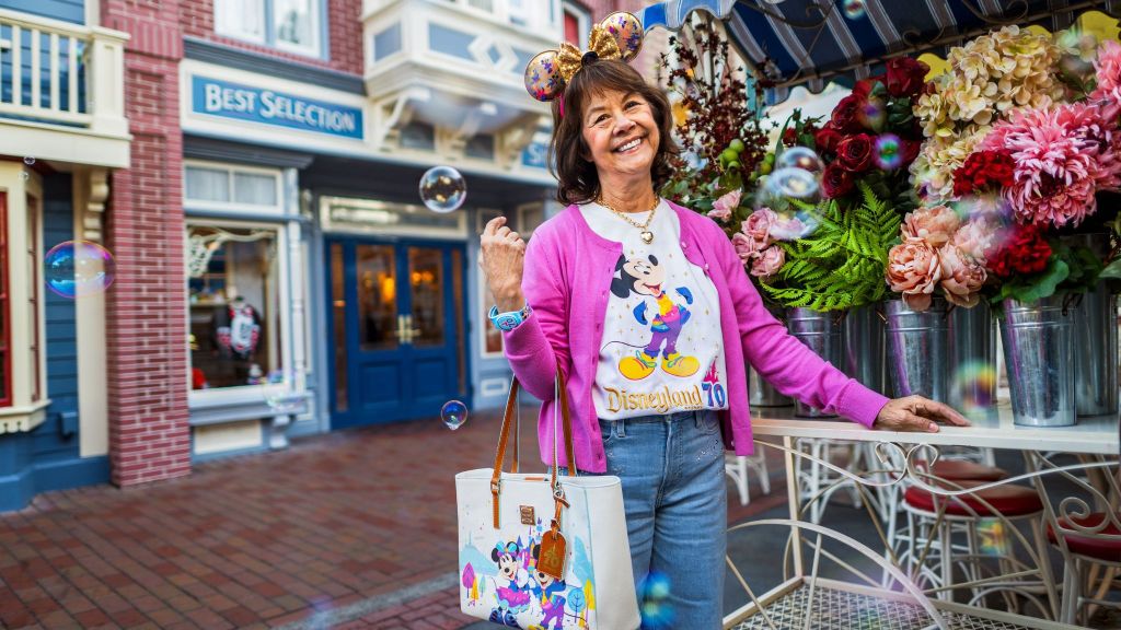 Merchandising von Disneyland 70. Feier