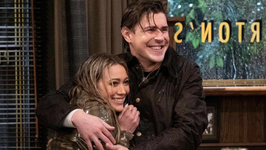 Hilary Duff and Christopher Lowell in How I Met Your Father
