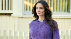 Superman & Lois Star Elizabeth Tulloch Reflects on Playing the Iconic DC Character, Excitement for Rachel Brosnahan