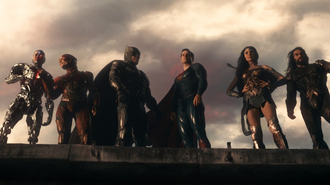 Justice League 2017 standing together