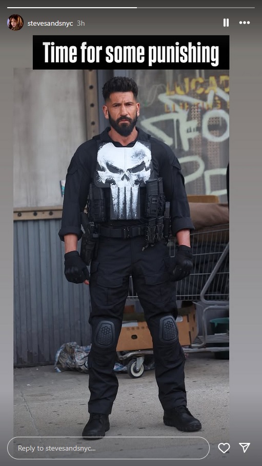 Jon Bernthal Punisher uniform Marvel Special Presentation set