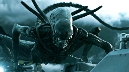 Xenomorph attacking ship in Alien Covenant